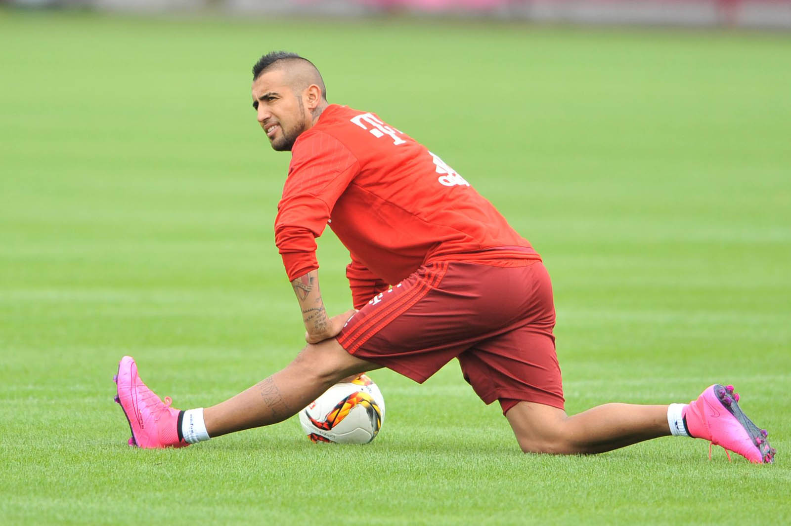Pink 2025 mercurial boots